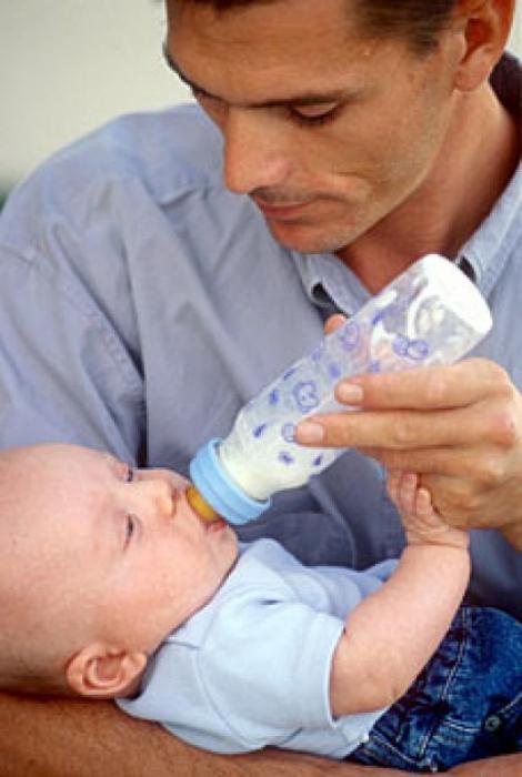 Umělé krmení novorozence: základní pravidla