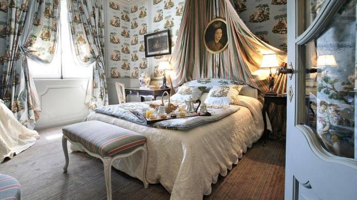 Style Provence ve vnitřku ložnice - módní řešení