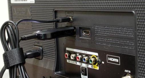 Co když na televizoru není žádný zvuk prostřednictvím kabelu HDMI připojeného k počítači?